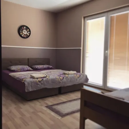 Struga-rooms/dhoma/sobi